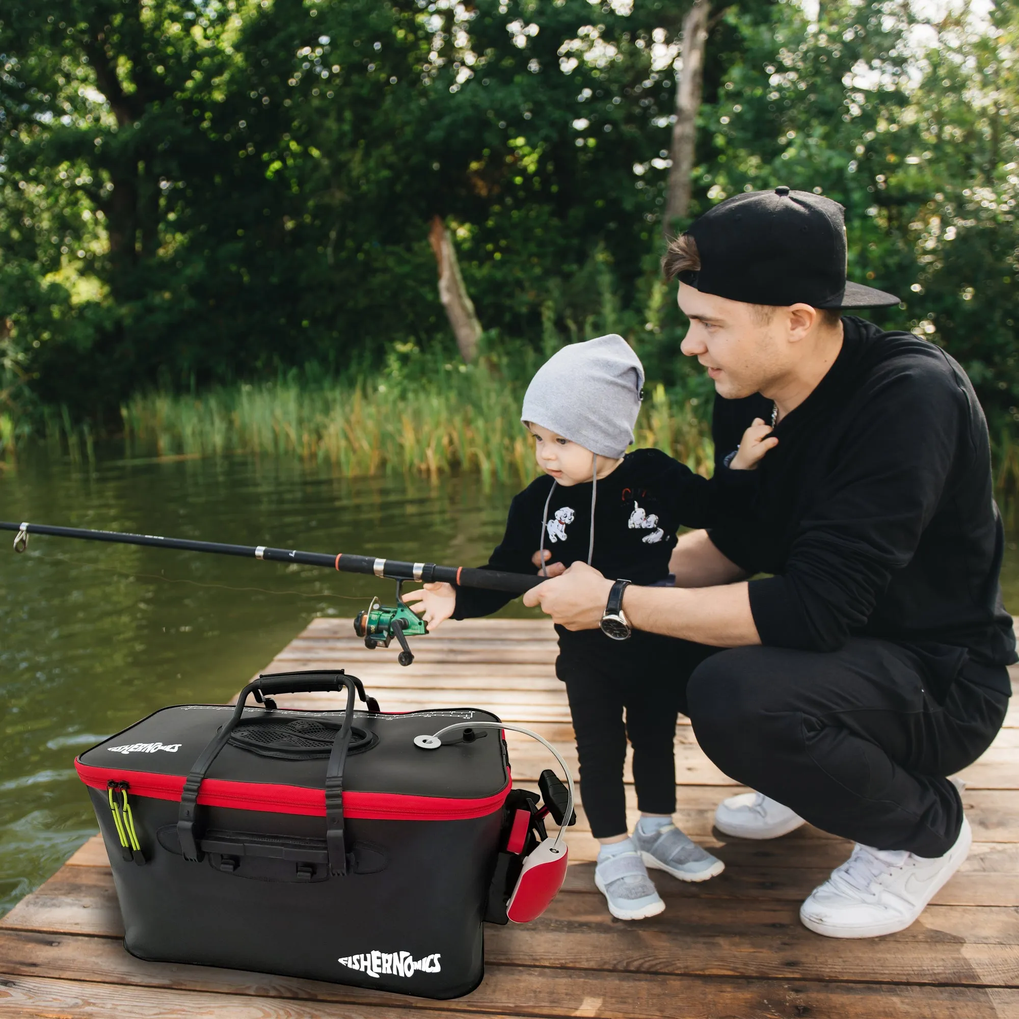 Foldable Fishing Bucket with Oxygen Aerator Pump