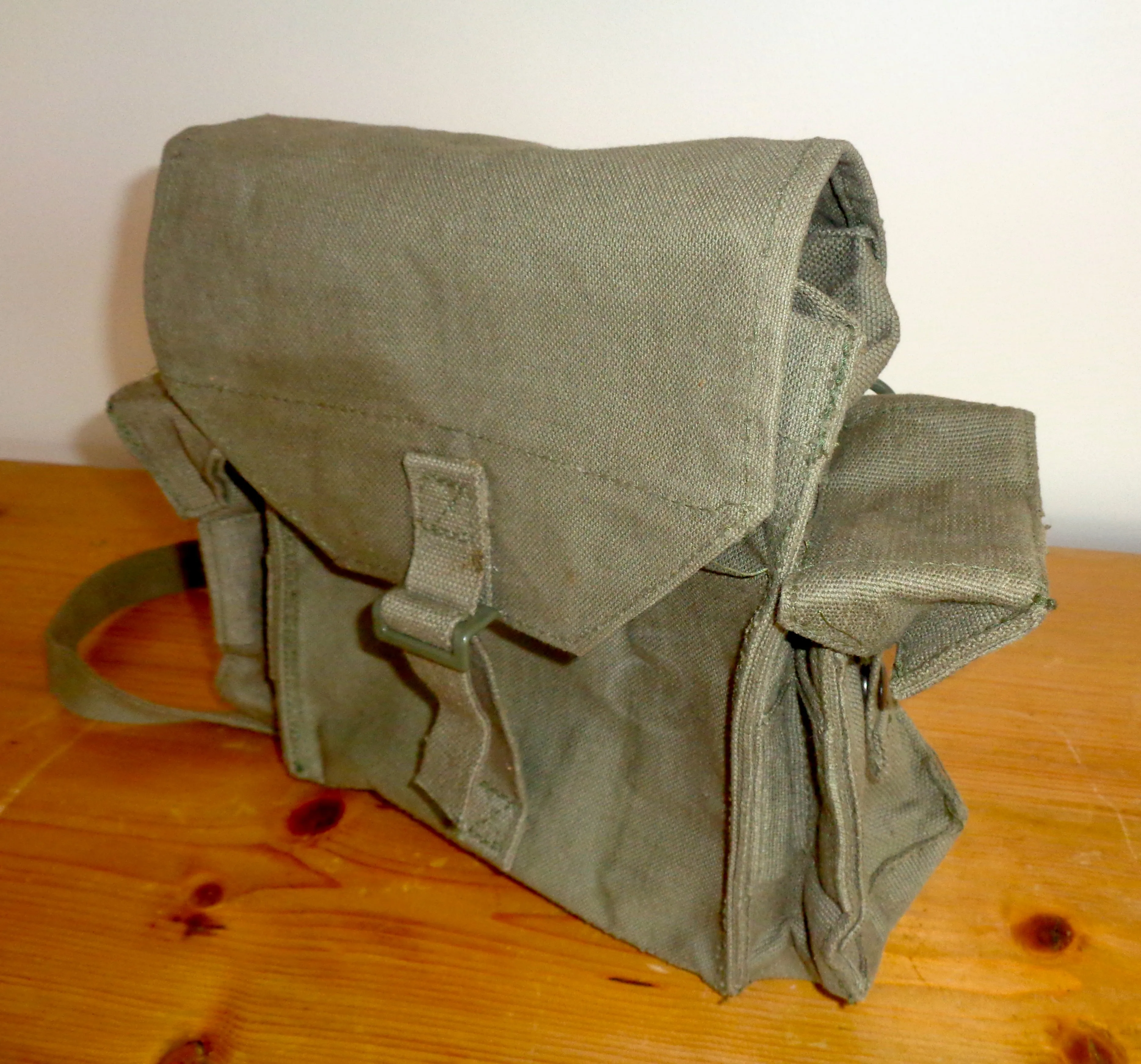 Vintage Military Canvas Shoulder Bag in Khaki Green With Side Pockets